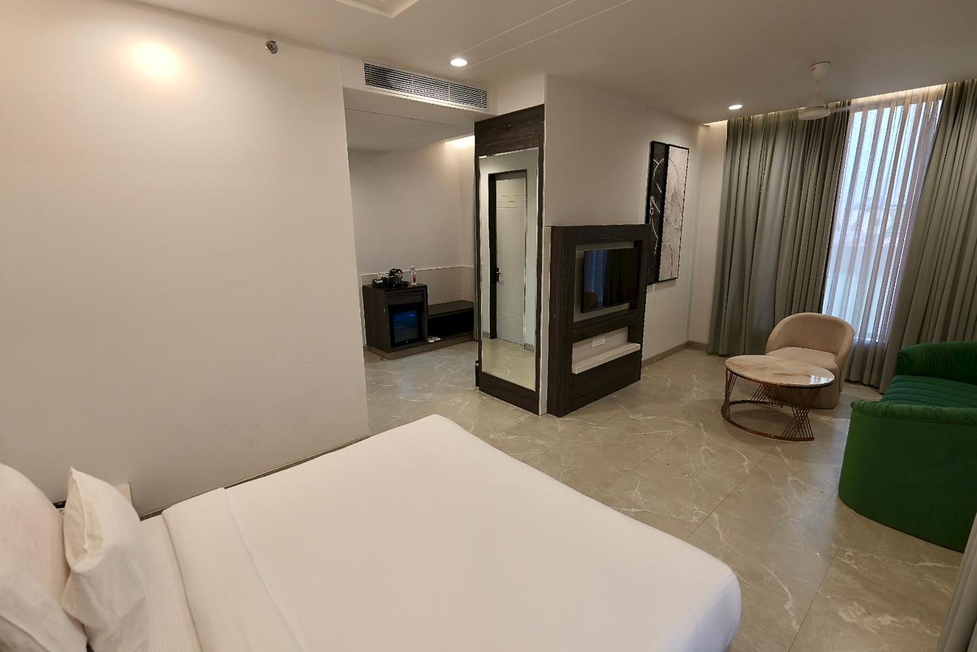 Hotel Elinor By Dazzling Hotels & Resorts Agra  Exterior foto