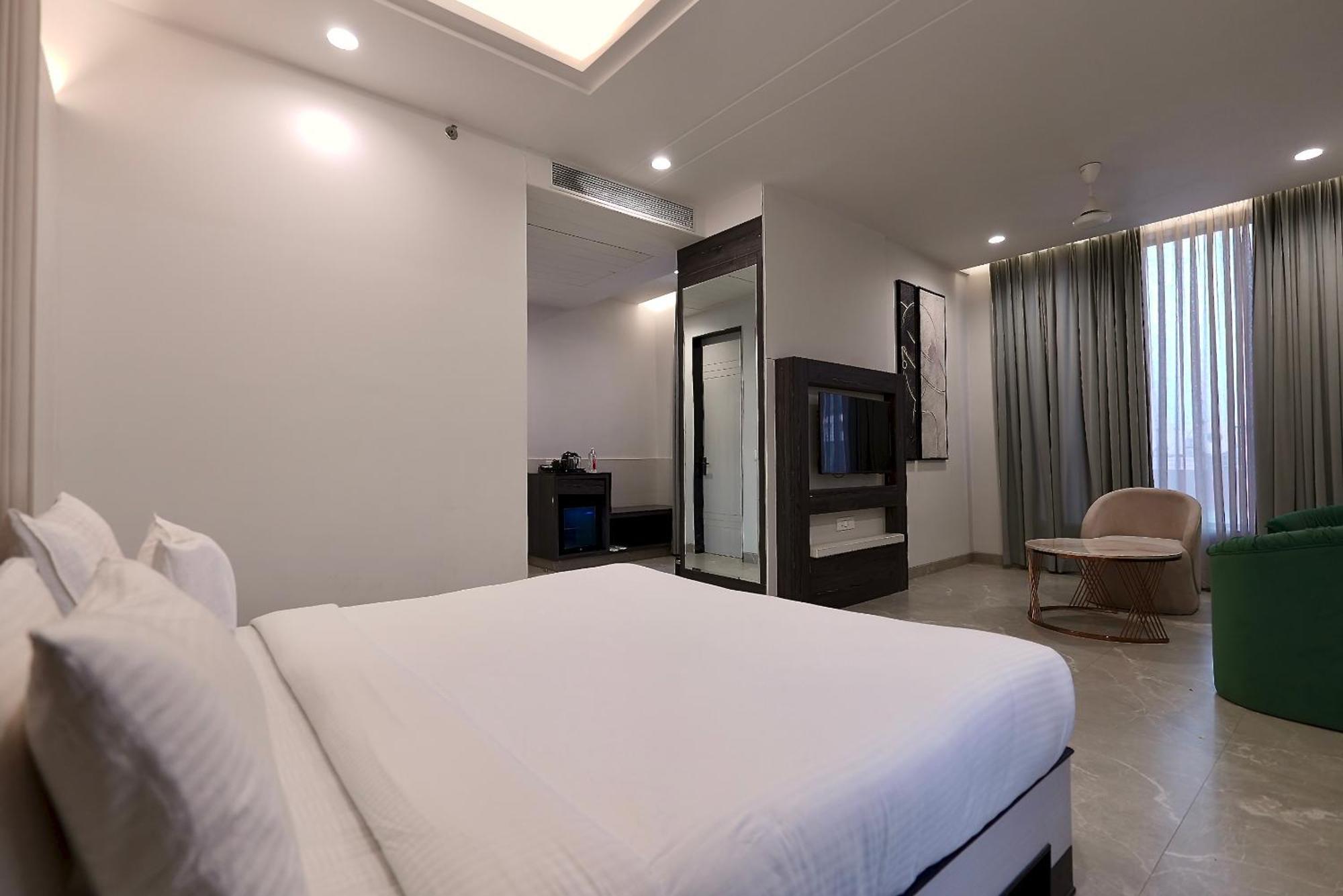 Hotel Elinor By Dazzling Hotels & Resorts Agra  Exterior foto