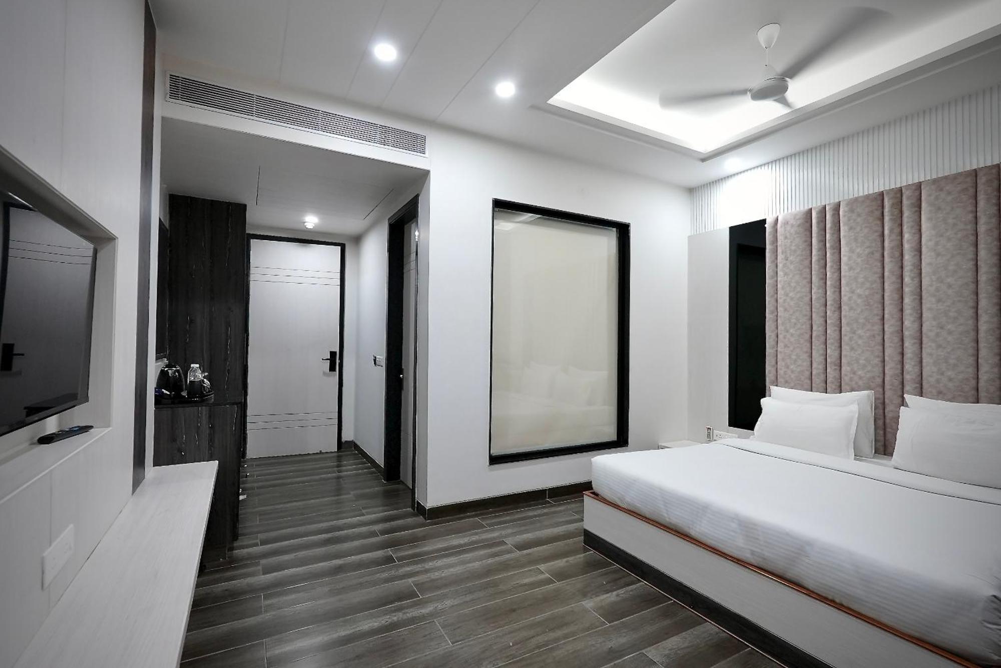 Hotel Elinor By Dazzling Hotels & Resorts Agra  Exterior foto